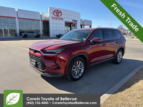 Used 2024 Toyota Grand Highlander Platinum image 3