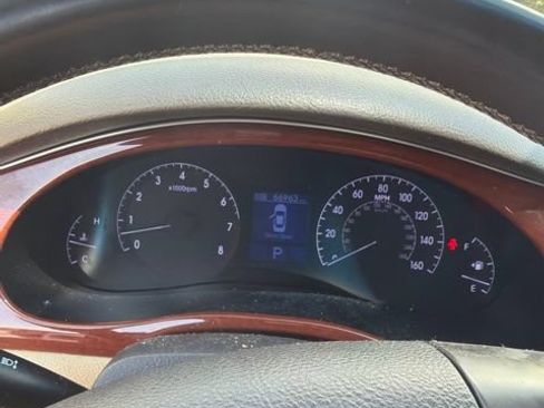 Used 2014 Hyundai Genesis 3.8 RWD image 4