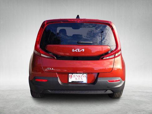 Certified 2022 Kia Soul LX w/ Technology Package image 4