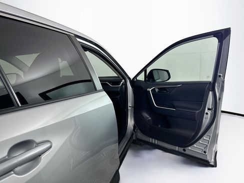 Used 2025 Toyota RAV4 LE image 29