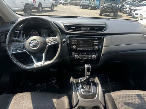 Used 2017 Nissan Rogue SV AWD/4WD image 15