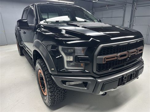 Used 2018 Ford F150 Raptor w/ Equipment Group 802A Luxury AWD/4WD image 9