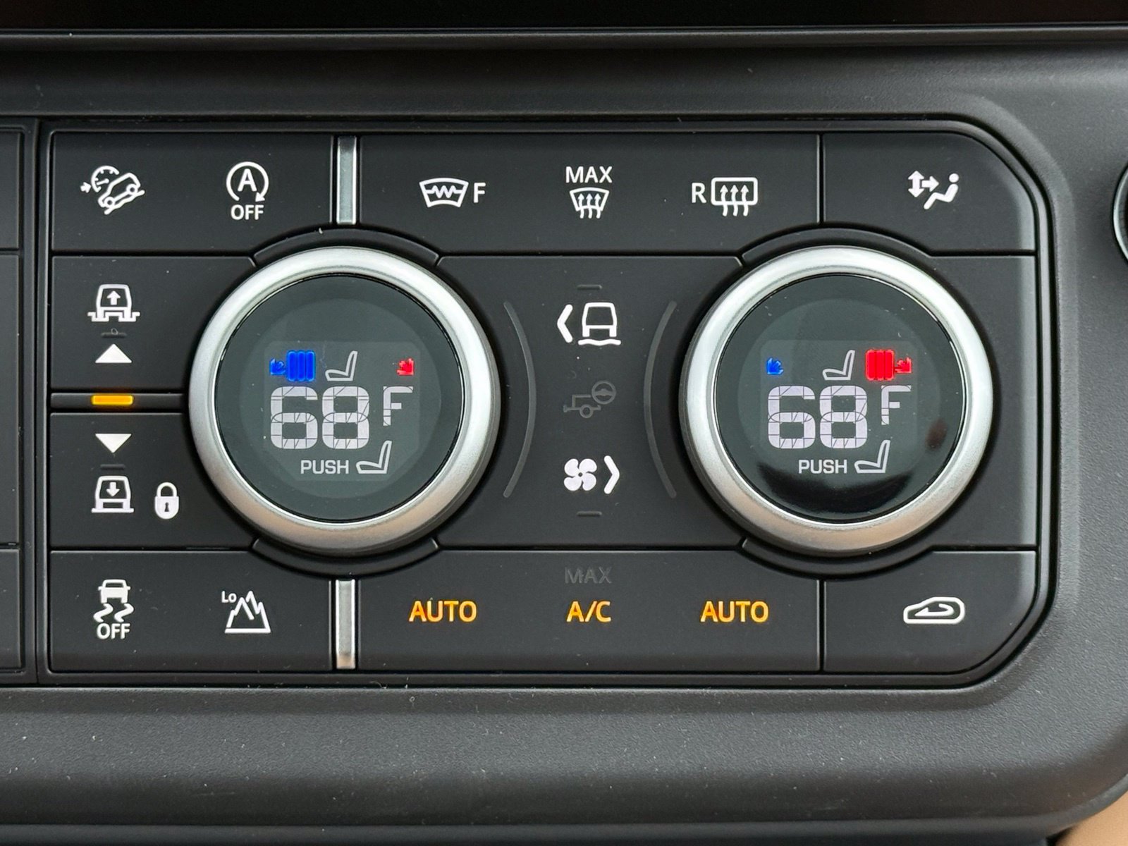 New 2026 Land Rover Defender 110 X-Dynamic SE AWD/4WD image 28