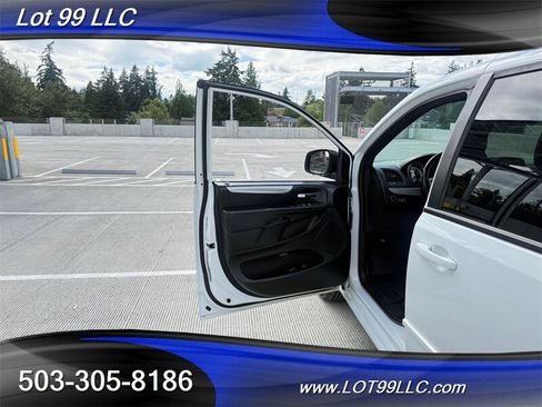 Used 2017 Dodge Grand Caravan GT FWD image 34