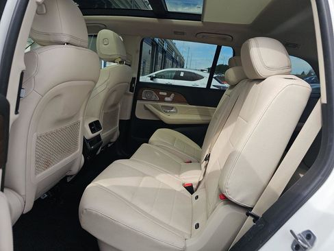 Used 2022 Mercedes-Benz GLS 450 4MATIC image 11