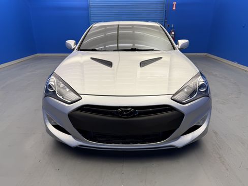 Used 2013 Hyundai Genesis 2.0T RWD image 3