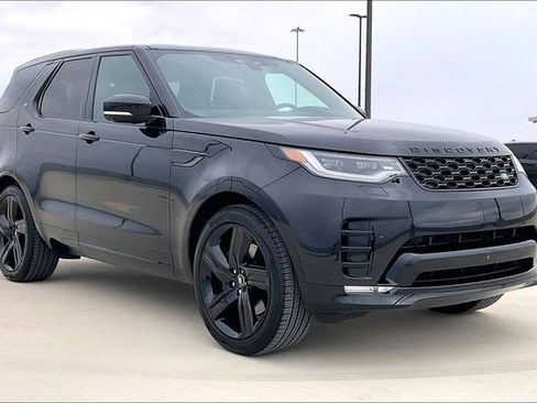 Used 2025 Land Rover Discovery Dynamic SE image 13