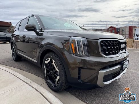 Used 2023 Kia Telluride EX image 11