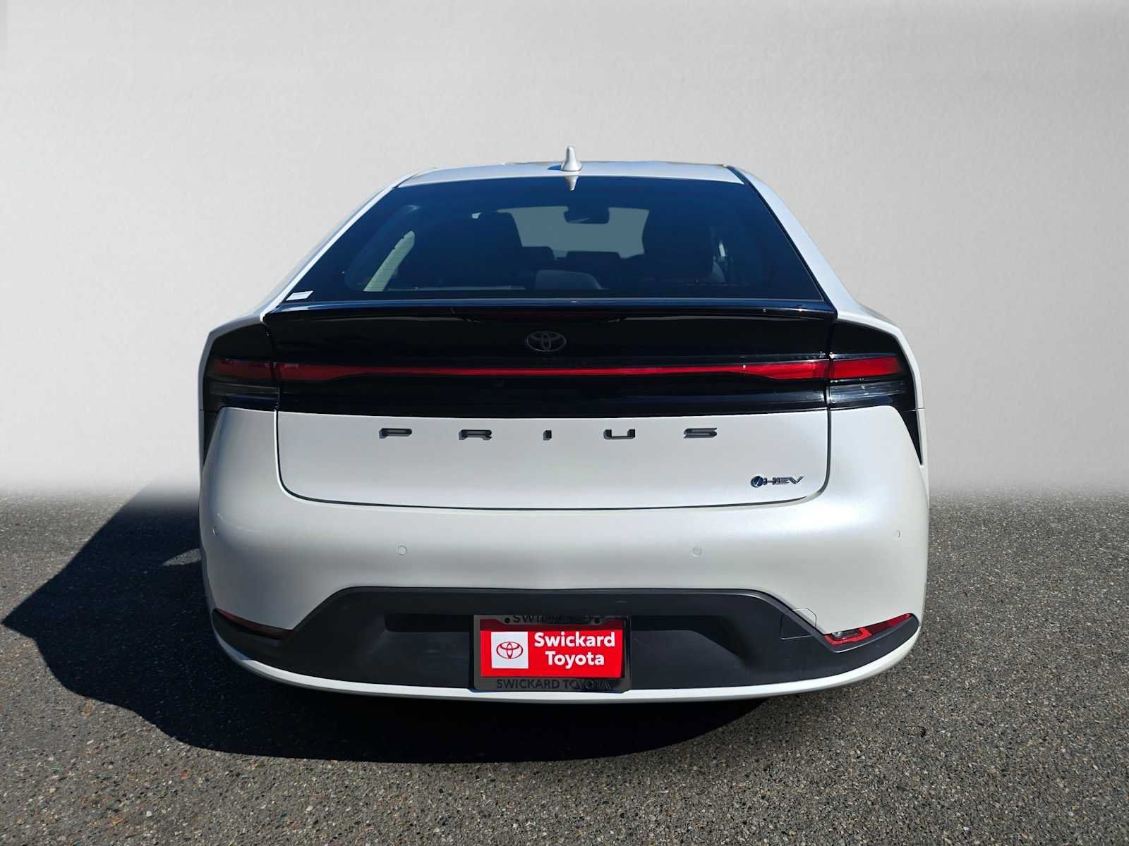 Certified 2025 Toyota Prius LE FWD image 4