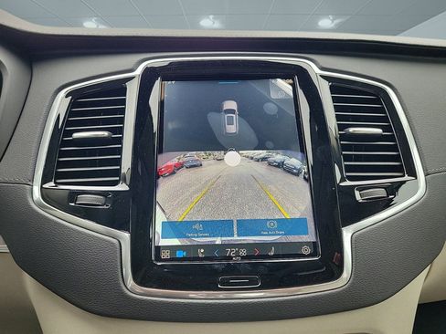 New 2024 Volvo XC90 T8 Ultimate w/ Protection Package Premier image 28