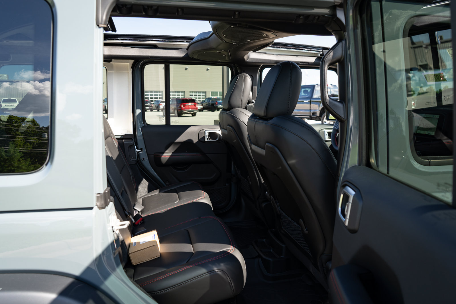New 2026 Jeep Wrangler Unlimited Rubicon 392 w/ Quick Order Package 27X Moab AWD/4WD image 38