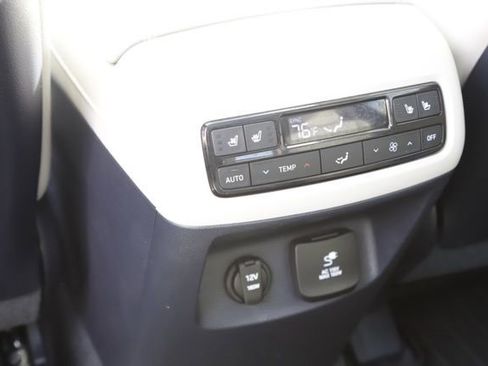 Used 2025 Hyundai Palisade Limited AWD/4WD image 20