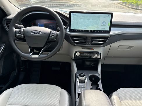 New 2025 Ford Escape SE image 24