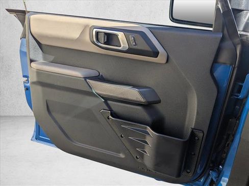 Used 2023 Ford Bronco Wildtrak image 12