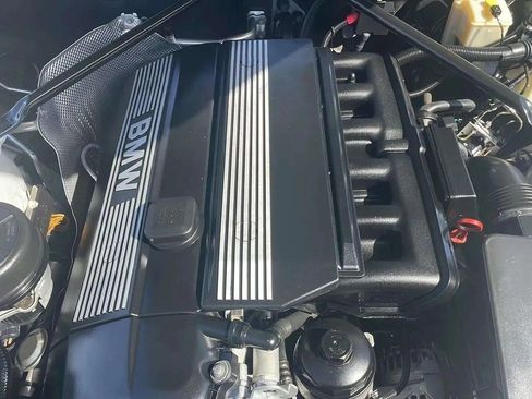 Used 2005 BMW Z4 2.5i image 34