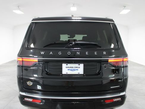 Used 2024 Jeep Wagoneer Series III image 8