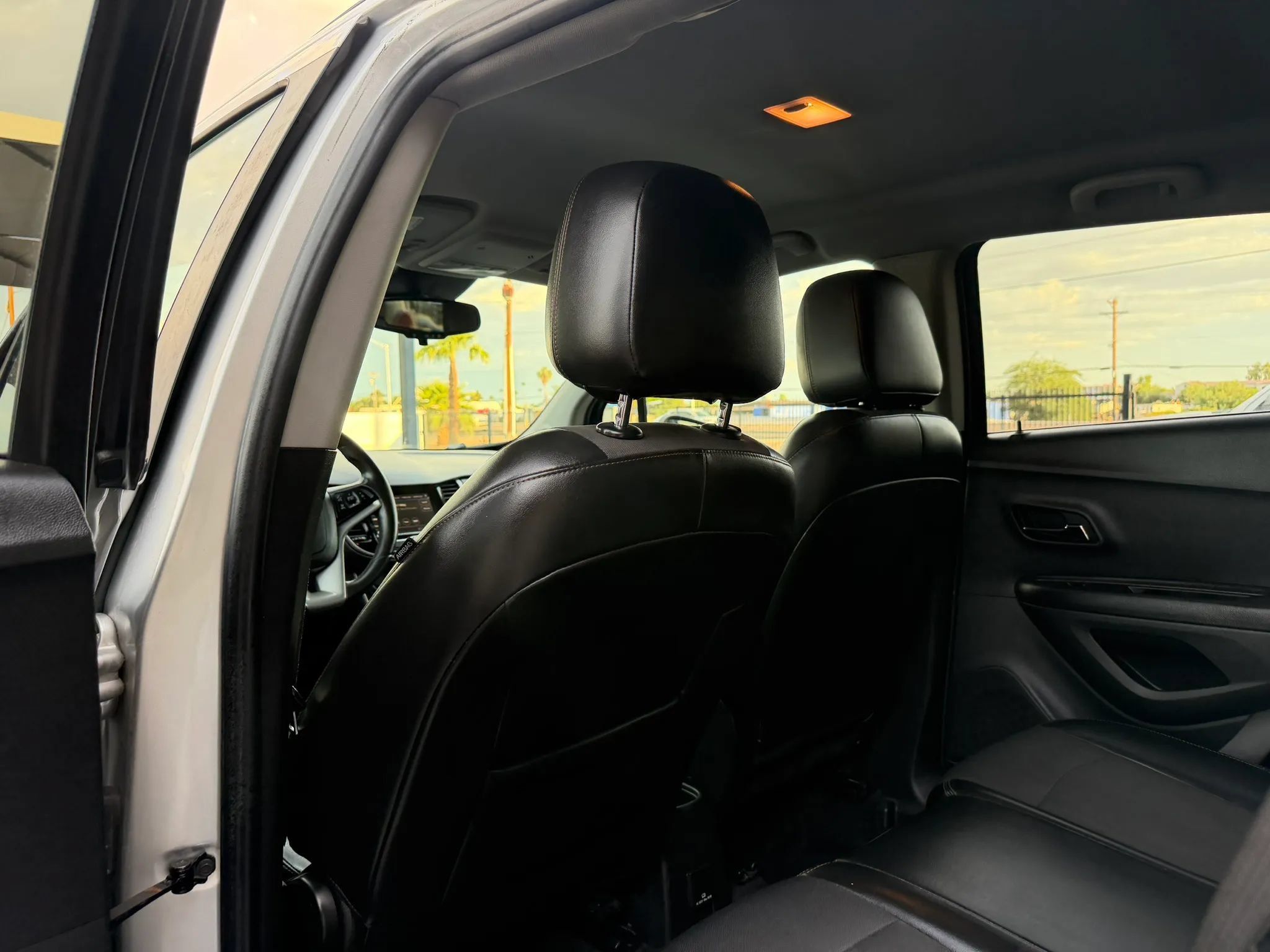 Used 2019 Chevrolet Trax LT w/ LT Convenience Package FWD image 23
