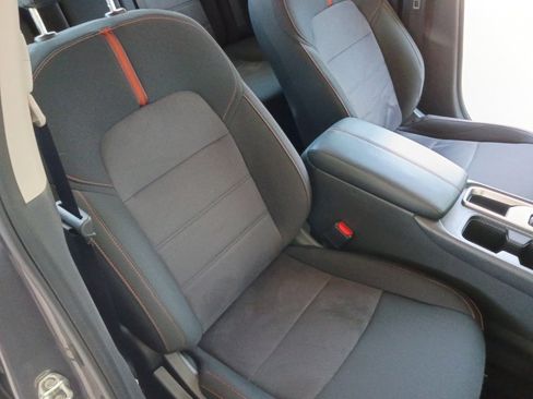Used 2025 Nissan Sentra SR FWD image 28