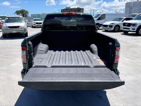 Used 2022 Nissan Frontier SV w/ Technology Package RWD image 18
