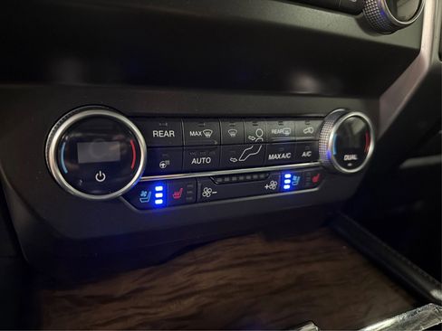 Used 2020 Ford Expedition Max Platinum RWD image 21