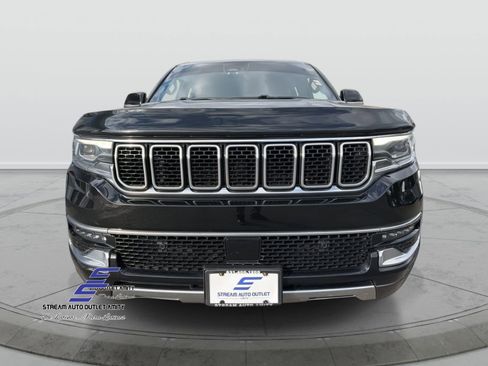 Used 2022 Jeep Wagoneer Series III image 2