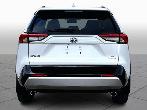 Used 2023 Toyota RAV4 SE AWD/4WD image 5