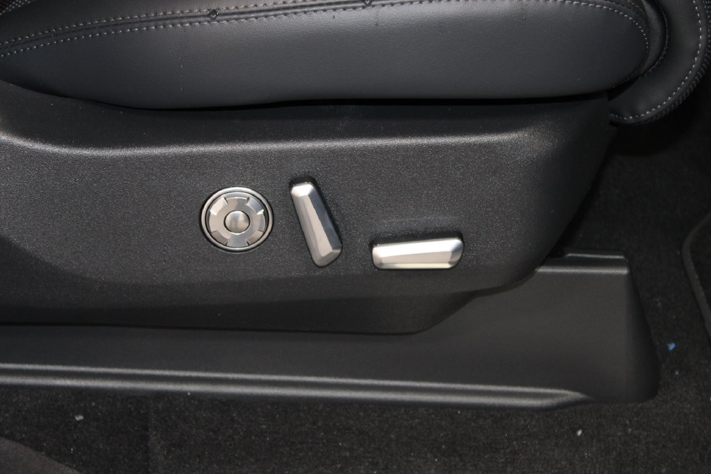 New 2027 Lincoln Navigator Premiere RWD image 29