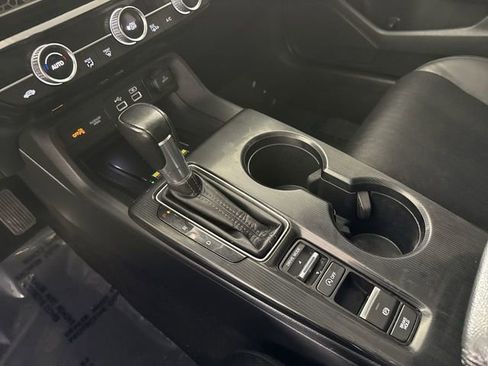 Used 2022 Honda Civic Touring image 19