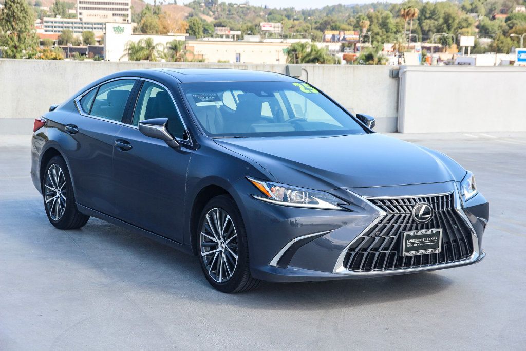 Certified 2025 Lexus ES 300h w/ Premium Package FWD image 3