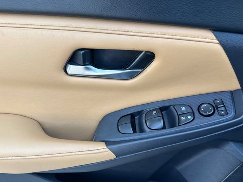 Used 2024 Nissan Sentra SV w/ SV Premium Package FWD image 10