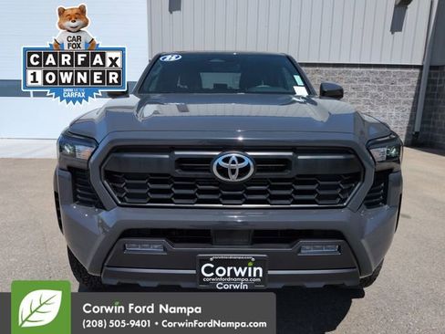 Used 2025 Toyota Tacoma TRD Off-Road AWD/4WD image 8
