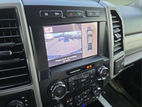 Used 2019 Ford F250 Lariat w/ Lariat Ultimate Package AWD/4WD image 17