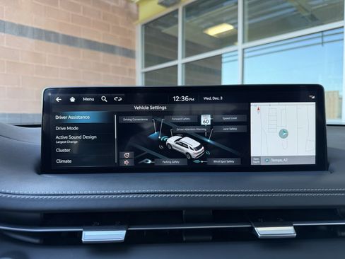 Used 2025 Genesis GV70 2.5T w/ Sport Prestige Package image 23