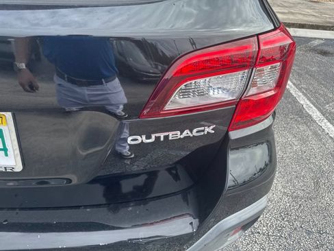 Used 2018 Subaru Outback 2.5i Limited AWD/4WD image 15