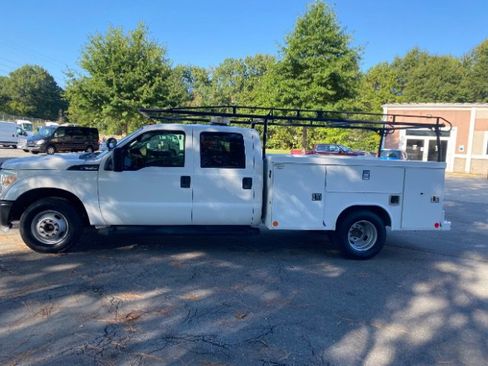Used 2011 Ford F350 XL image 2