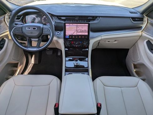 New 2025 Jeep Grand Cherokee Limited w/ Luxury Tech Group II RWD image 14