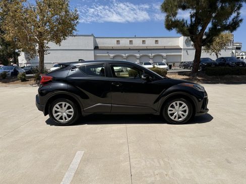 Used 2021 Toyota C-HR LE FWD image 4
