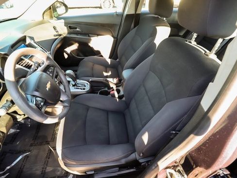 Used 2016 Chevrolet Cruze LT image 30