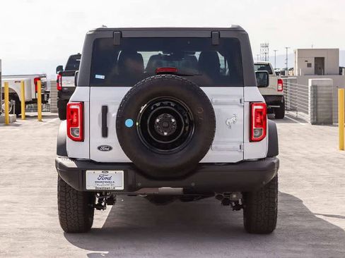 New 2026 Ford Bronco Big Bend w/ Black Diamond Package AWD/4WD image 5