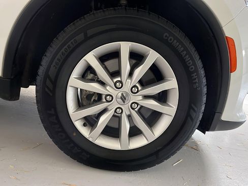 Used 2023 Dodge Durango SXT image 28