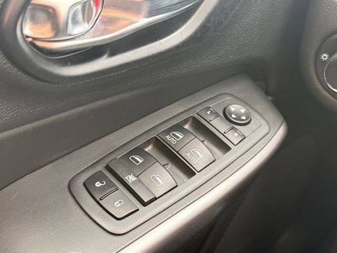 Used 2021 Jeep Cherokee Latitude image 25