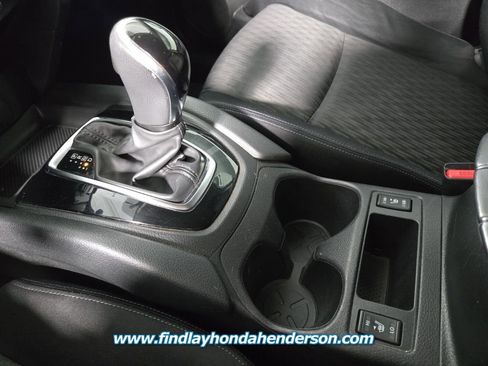 Used 2017 Nissan Rogue SV image 30