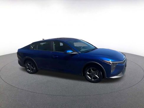 Used 2025 Kia K4 FWD image 2