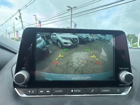 Used 2025 Nissan Sentra SV w/ All-Weather Package FWD image 25