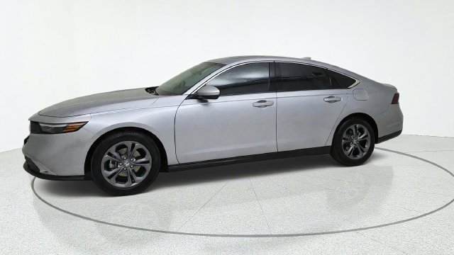 Used 2023 Honda Accord EX image 2