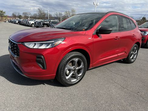 Certified 2023 Ford Escape ST-Line w/ Tech Pack #1 image 8