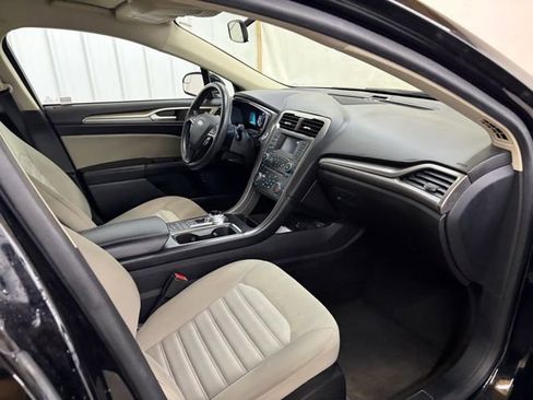Used 2018 Ford Fusion S image 21