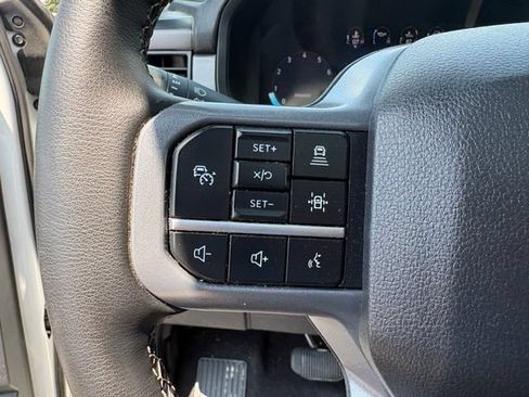 Used 2025 Ford F150 Lariat AWD/4WD image 23
