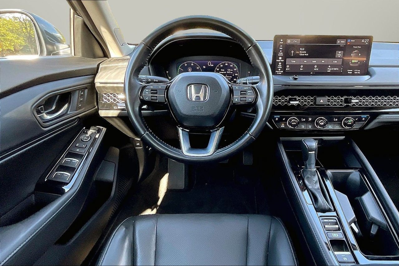 Used 2023 Honda Accord Touring image 11