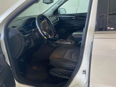 Used 2014 Chevrolet Traverse LT w/ All-Star Edition FWD image 19